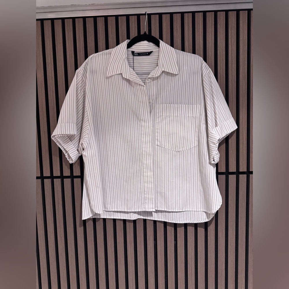 Zara Short-Sleeve Button-Down Shirt - White with Light Gray Stripes